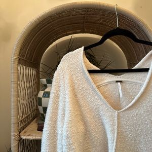 NWT free people sweater! Super cozy, just not my style right now. Never worn!